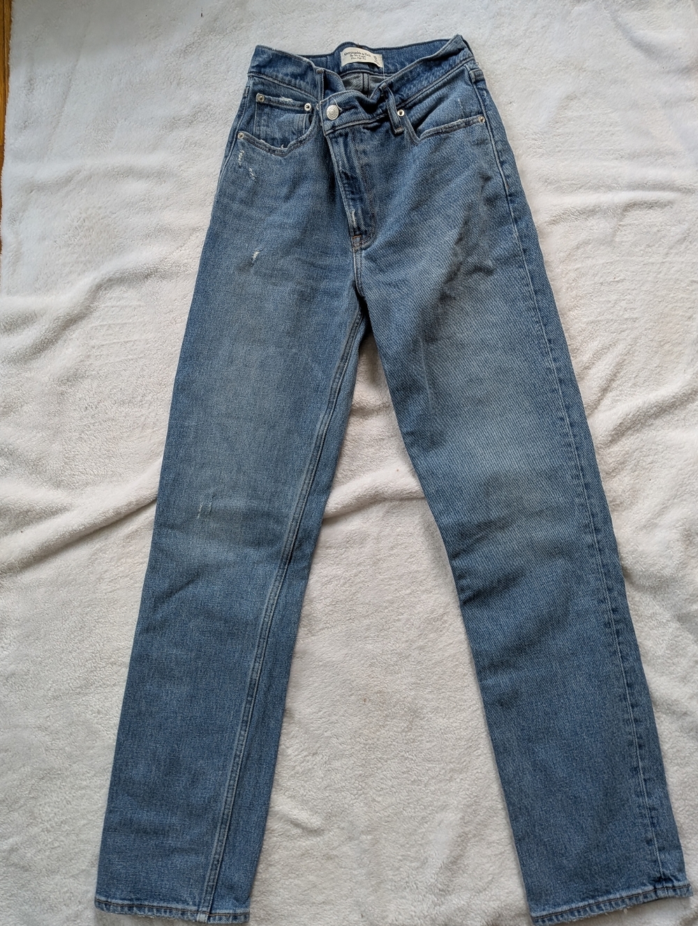 Abercrombie & Fitch Women's 90s Straight Leg Jeans